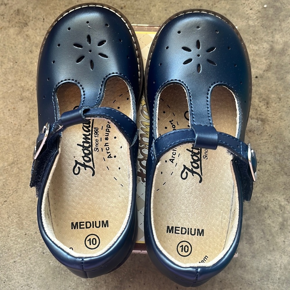 Navy size 10 Footmates.